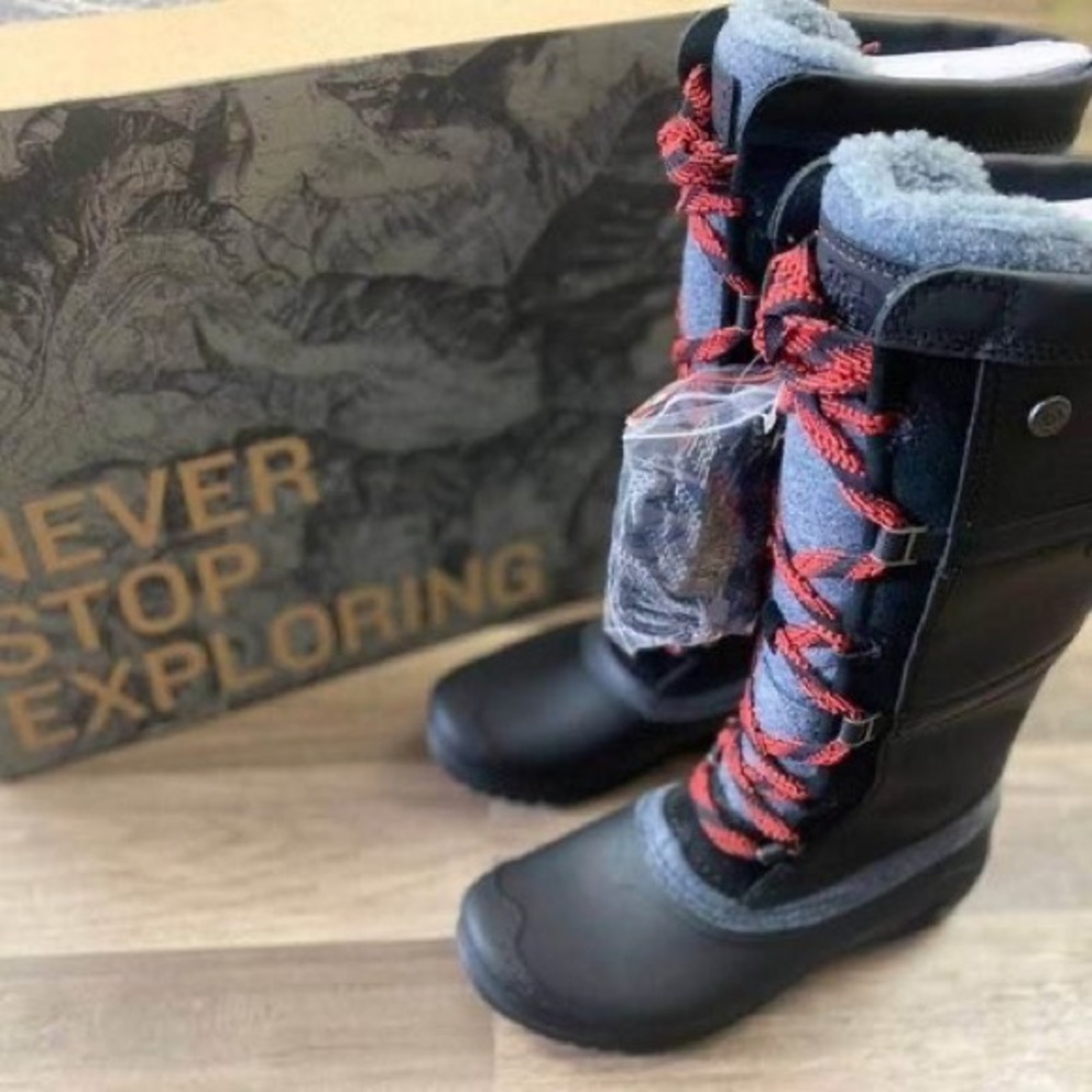 NEW North Face Winter Boots Sz 7.5